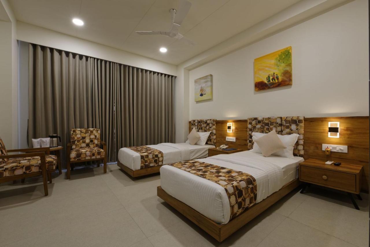 Hotel Flourish International Ahmedabad Eksteriør bilde