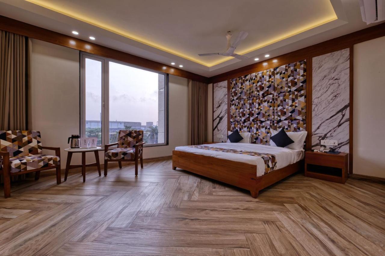 Hotel Flourish International Ahmedabad Eksteriør bilde