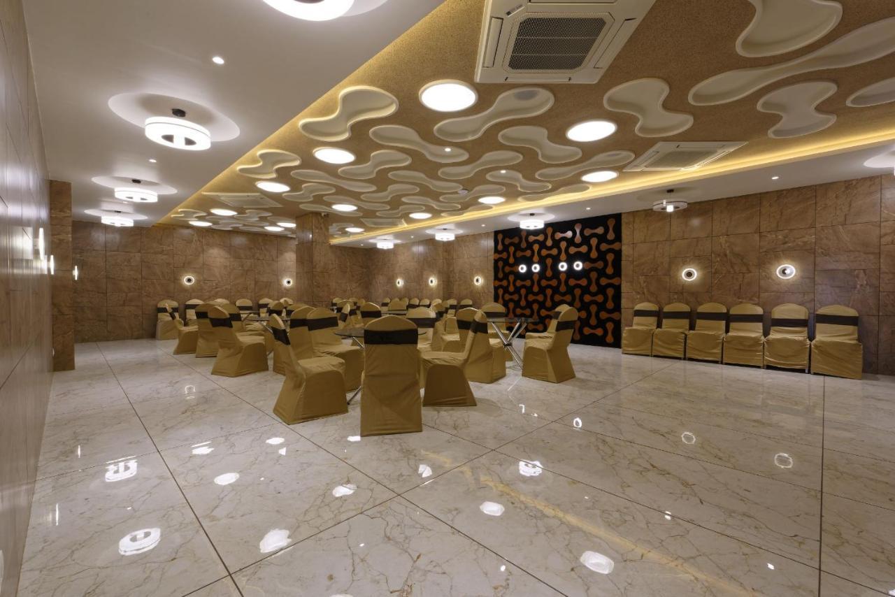 Hotel Flourish International Ahmedabad Eksteriør bilde