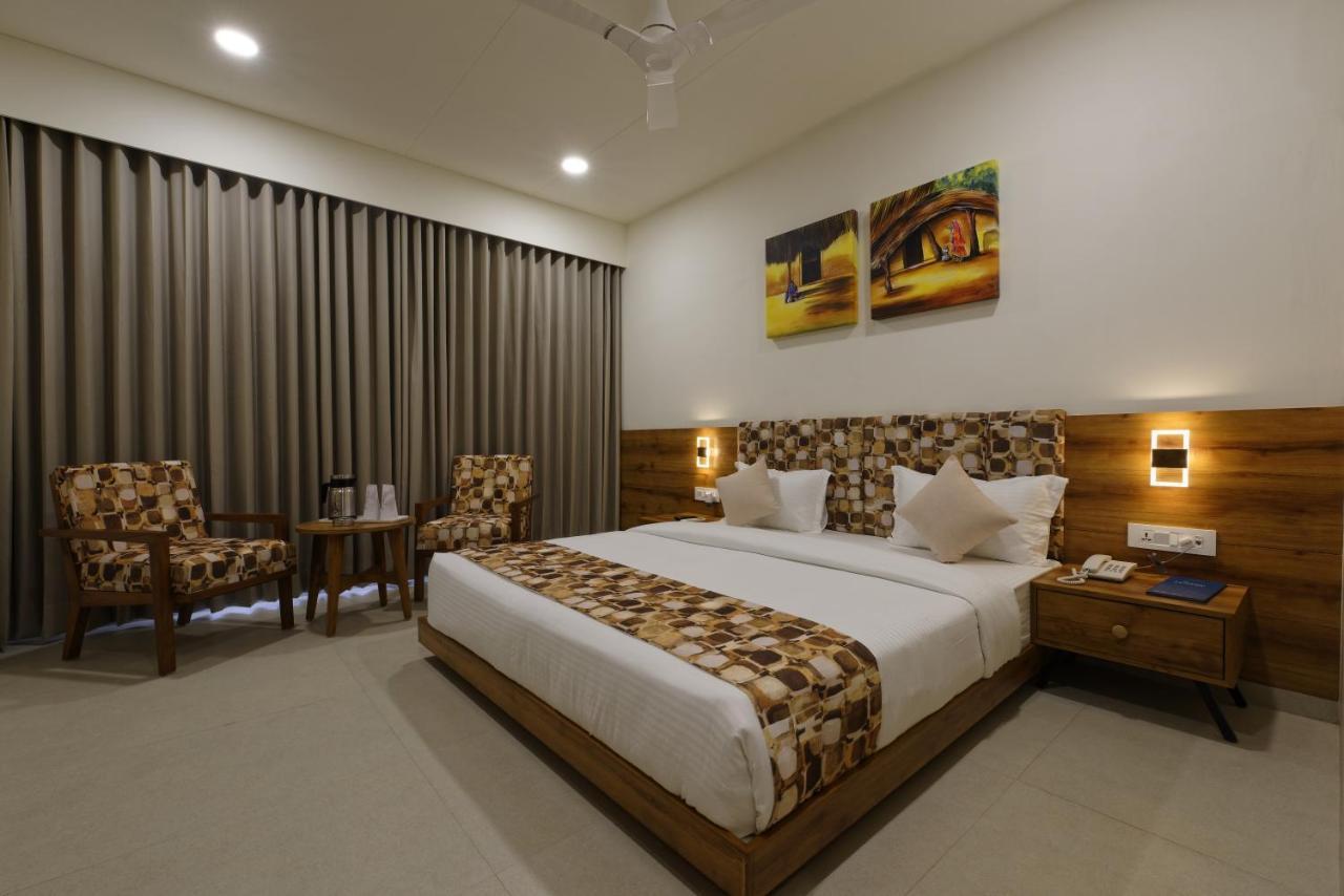 Hotel Flourish International Ahmedabad Eksteriør bilde