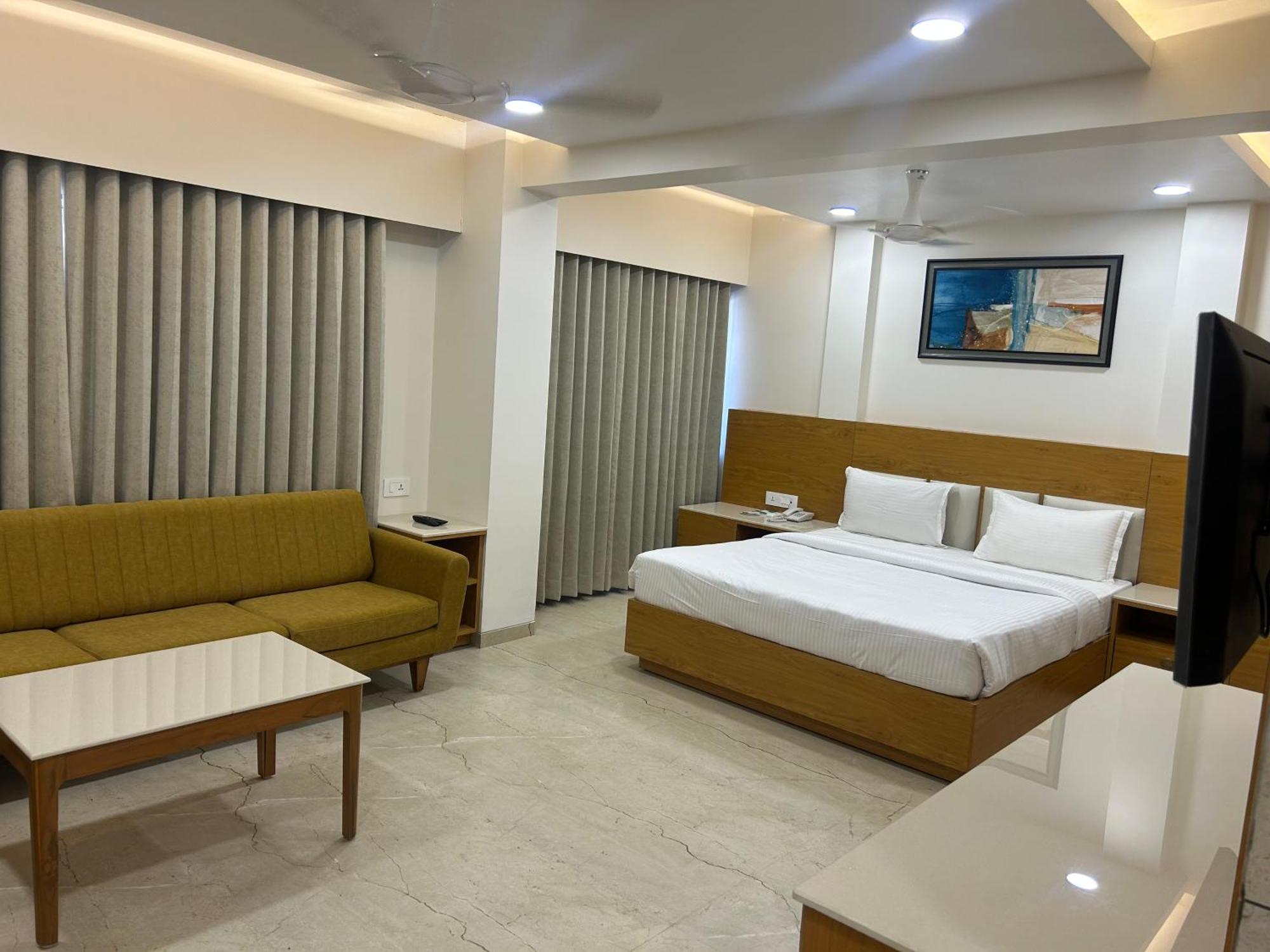 Hotel Flourish International Ahmedabad Eksteriør bilde